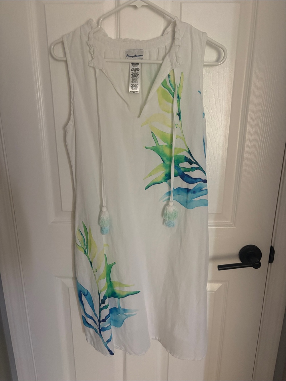 Tommy Bahama White Sleeveless Tunic with Blue & Green Leaf Print